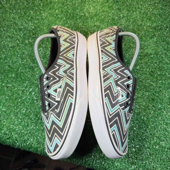 VANS OFF THE WALL - - Picture 7 of 9
